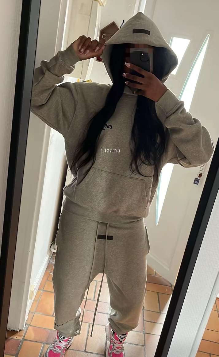 Fear of god Essentials SS22 ‘ Dark Oatmeal ´