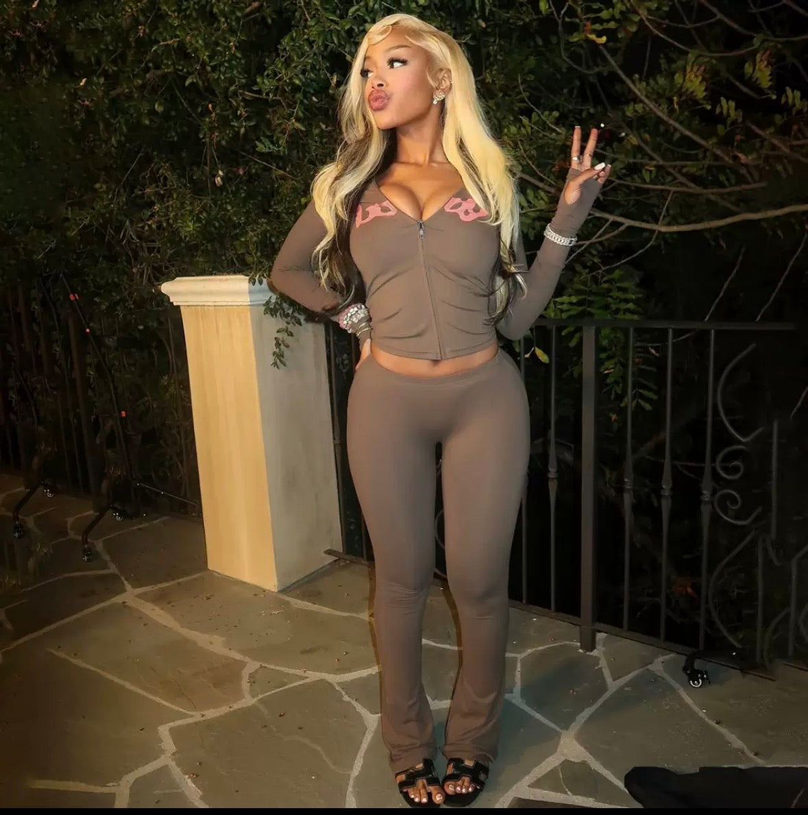 bodybyraventracy - beige