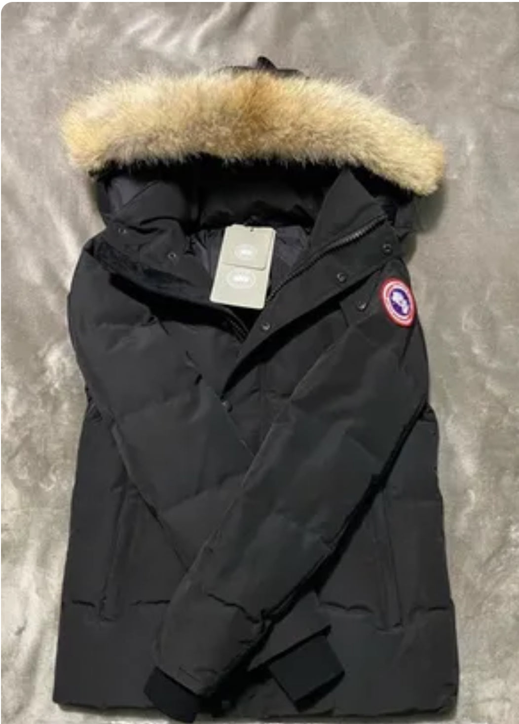 Canada goose wyndhame with black and red badge