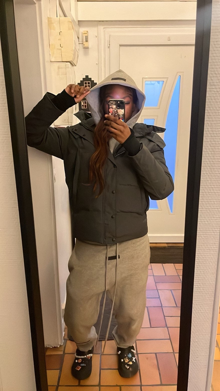 Canada goose whyndham with grey and red badge