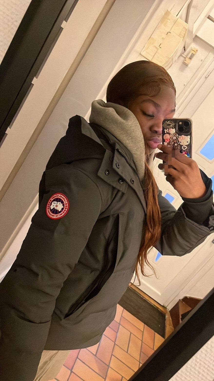 Canada goose whyndham with grey and red badge