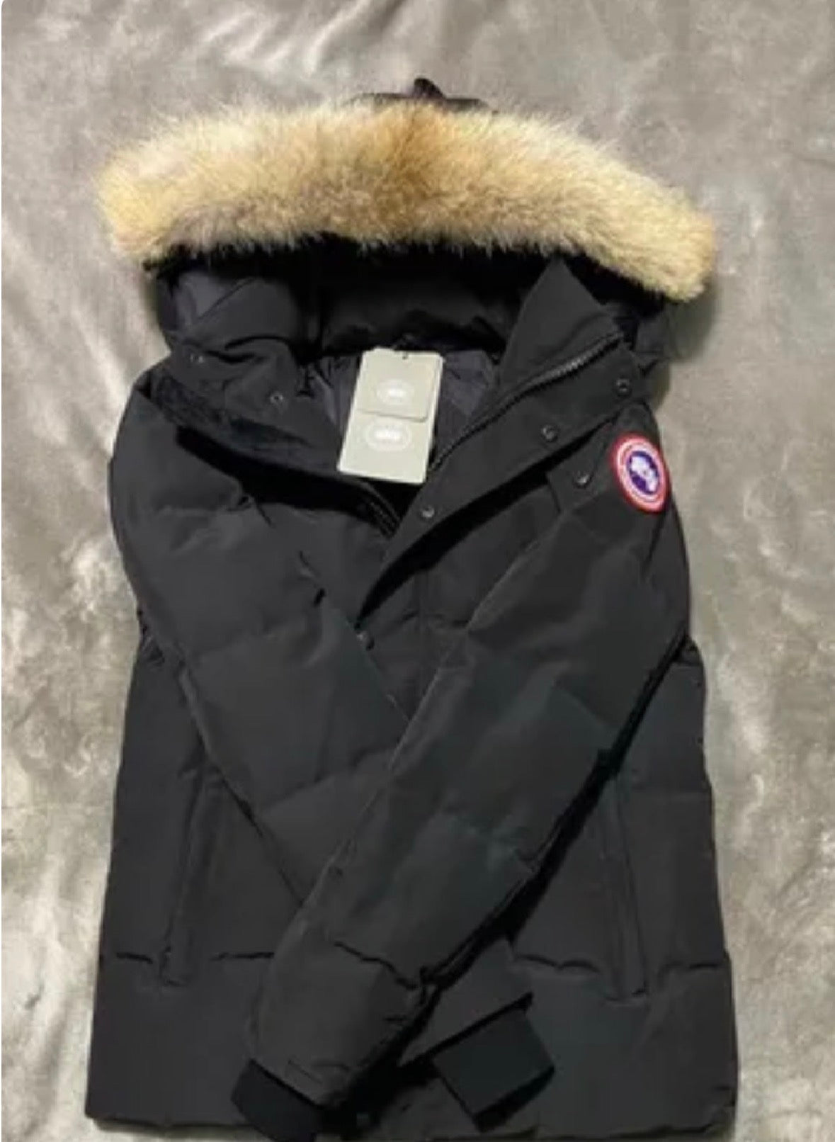 Canada goose wyndhame with black and red badge